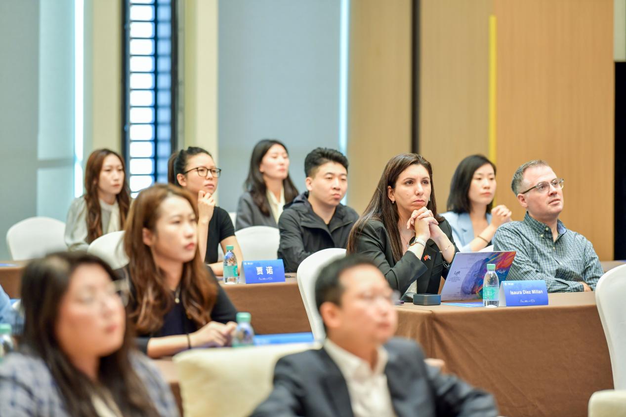 中外媒體齊聚深圳：感知開放創(chuàng)新活力(圖4)