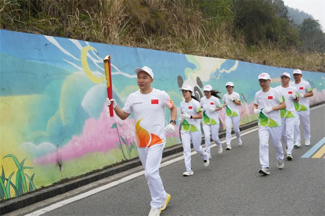 YY易游體育：中國全民健身大賽想象力智能中高考創(chuàng)始人鮑劍文領(lǐng)跑運(yùn)動熱潮(圖4)