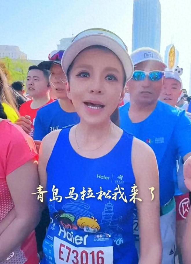 YY易游：央視主持人朱迅火了參加馬拉松賽引發(fā)人們的關注和思考(圖5)