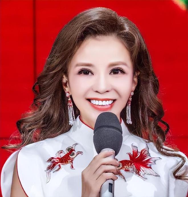 YY易游：央視主持人朱迅火了參加馬拉松賽引發(fā)人們的關注和思考(圖12)